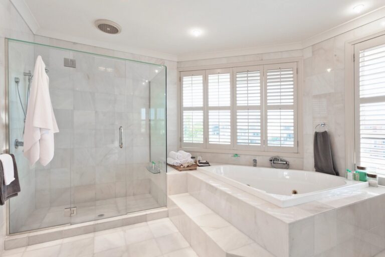 bathroom tub